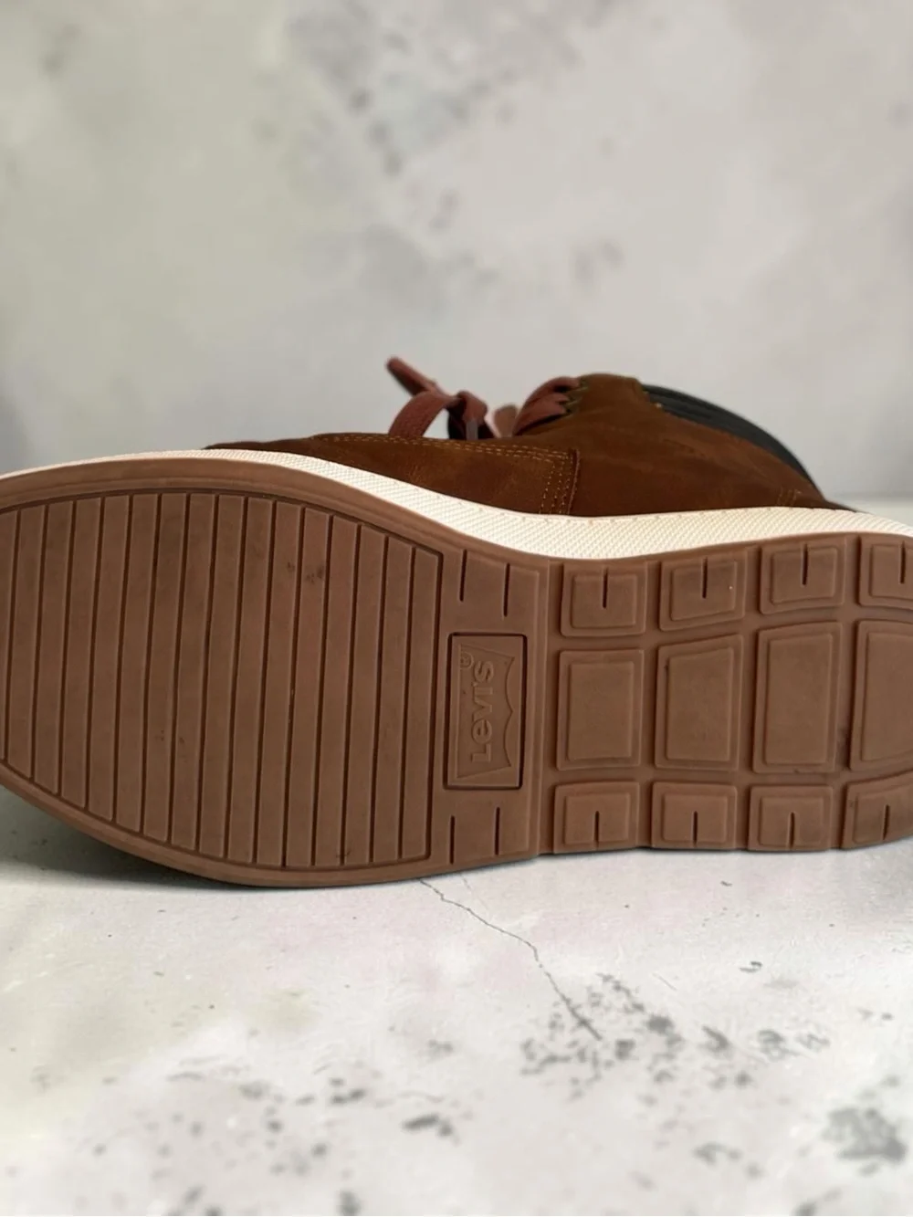 Levi's Men's Brown High-Top Sneakers / Boots - Size 8